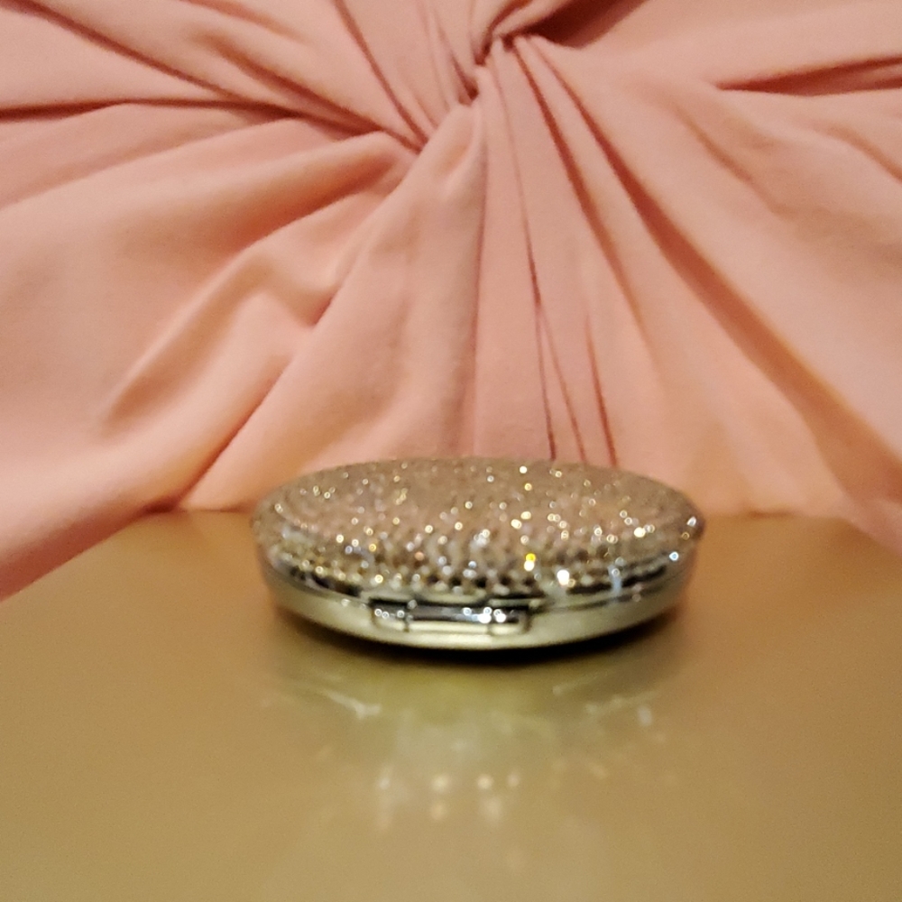 Judith Leiber Compact - Picture 5 of 8